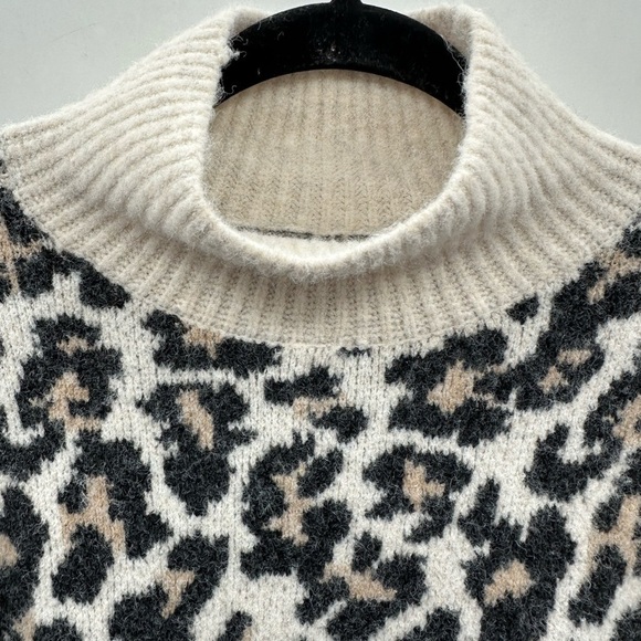 Loft animal print cowl neck super soft woman’s Cottagecore sweater. SMALL - Picture 4 of 11